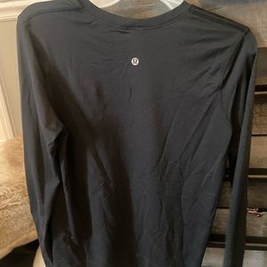 Black swiftly tech long sleeve shirt 2.0